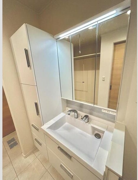 水広2丁目戸建の洗面所