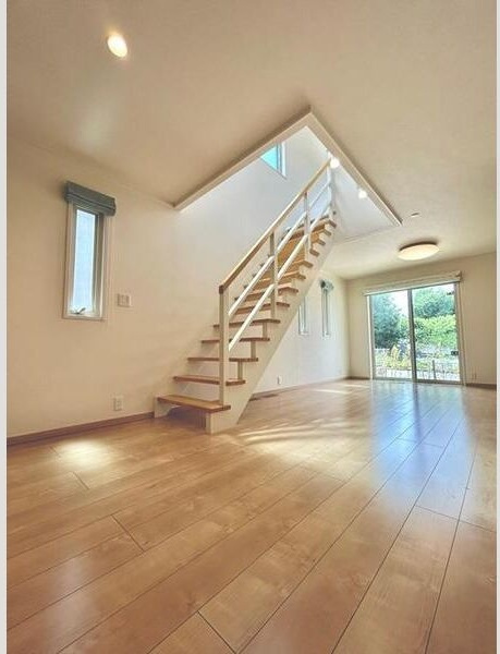 水広2丁目戸建の居間・リビング