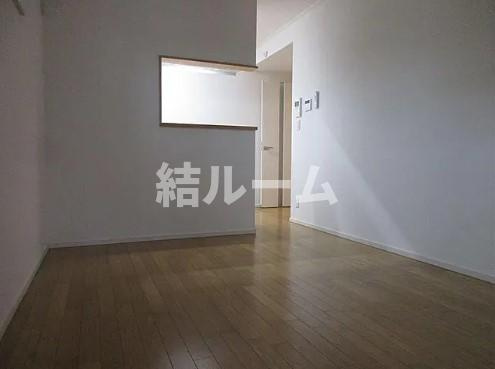 豊島区千早２丁目のアパートの居間・リビング