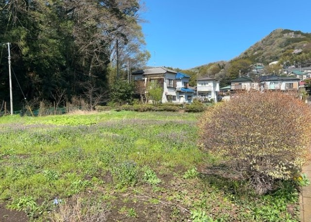 【外観】 | 人が暮らすうえで日光は大切な要素となります。日当たりの良さは譲れないポイントですね。併せて近くに大きな建築物の建築予定がないか、あるいはそれが可能な土地が近くにないか事前に確認することもお勧めします。