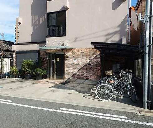 【エントランス】