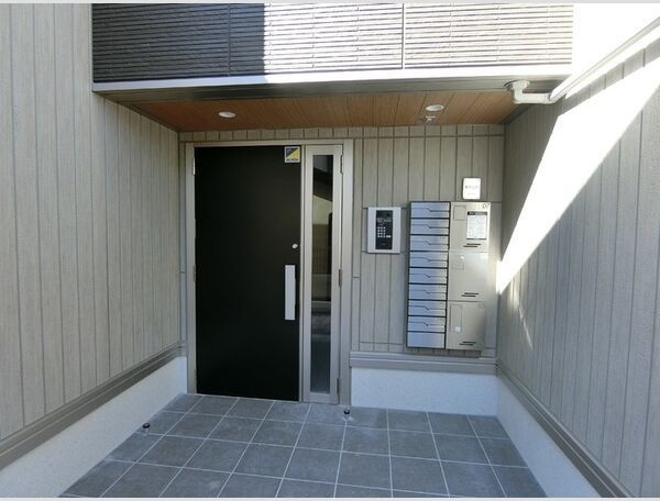 エルタスコート成田町のエントランス