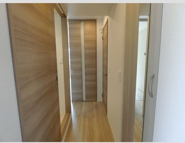 エルタスコート成田町の玄関