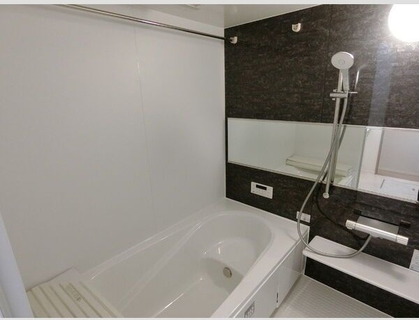 エルタスコート成田町の浴室