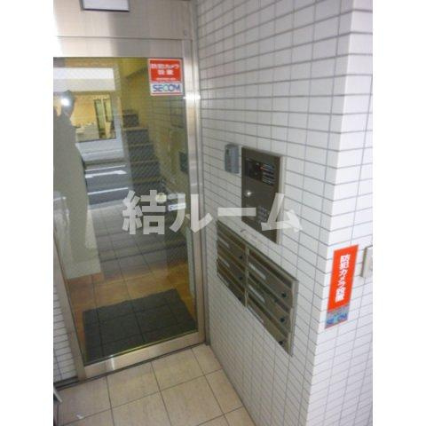 豊島区南大塚２丁目の賃貸マンションのエントランス