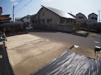 【駐車場】 | 久喜市菖蒲町菖蒲　中古戸建 | 並列３台可