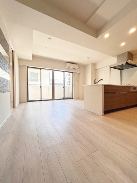 茅ヶ崎市本宿町の賃貸マンションの居間・リビング
