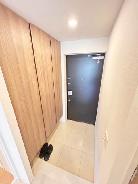 茅ヶ崎市本宿町の賃貸マンションの玄関