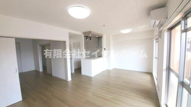 ダイアパレス深谷　フルリノベーション済の居間・リビング