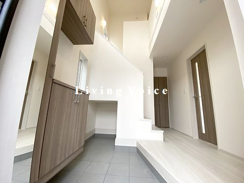 【玄関】 | 【仲介手数料０円】相模原市中央区田名　新築一戸建て　1号棟　全2棟 | 相模原市中央区田名　新築一戸建て　全2棟