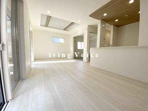 【居間・リビング】 | 【仲介手数料０円】相模原市中央区田名　新築一戸建て　1号棟　全2棟 | 相模原市中央区田名　新築一戸建て　全2棟