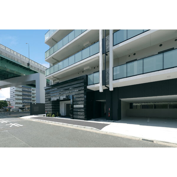 S-RESIDENCE浅間町駅前axial(アクシャル) の玄関