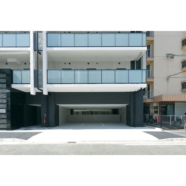 S-RESIDENCE浅間町駅前axial(アクシャル) の駐車場