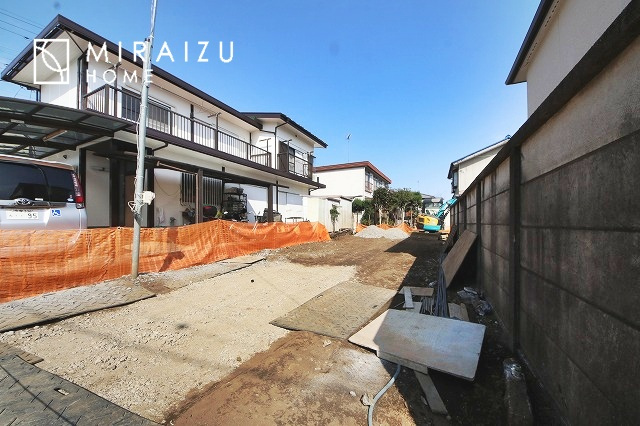 【前面道路含む現地写真】 | 贅沢な暮らしにぴったり設備が魅力♪家事導線の良い水回りで毎日綺麗家事もラクラク♪早朝、夜間問わず現地見学＆周辺環境ご案内致します♪