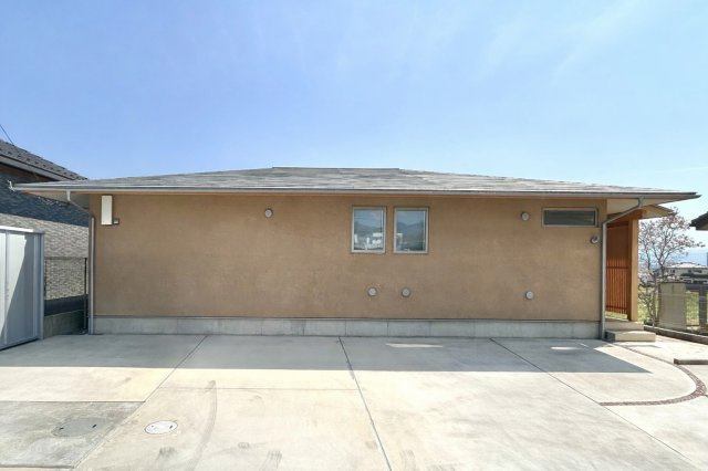 【中古戸建】高崎市箕郷町矢原の外観|■外観｜特徴のある個性的な住まいと美しい街並み、そして住みやすい環境を、ぜひ現地でご覧になりませんか。お気軽にお問合せください(^^)  