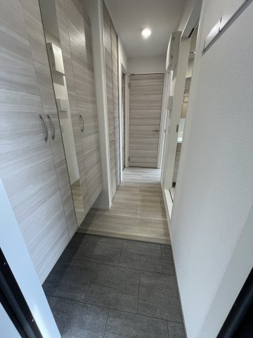 アテリア伍番館の玄関