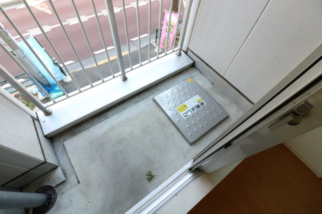 【バルコニー】