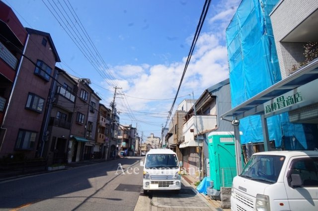 【前面道路含む現地写真】 | 生野区田島3丁目 | 【前面道路：幅員約11ｍ！歩道付き♪】生活施設・お買い物施設が周辺に充実♪子育てしやすい住環境です♪