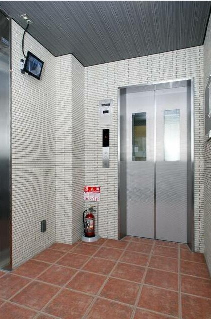 ユーガ千石のエントランス