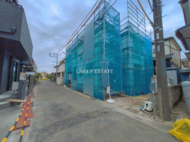 草加市清門3丁目 新築分譲住宅の前面道路含む現地写真