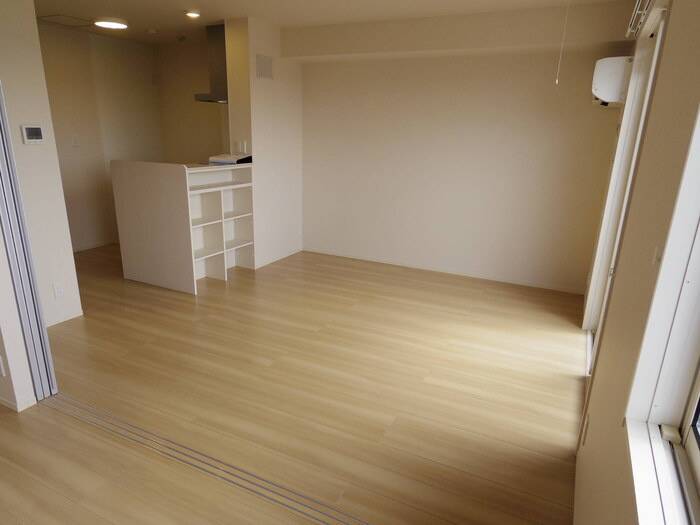 メテオール・スクエアの居間・リビング|リビング（エアコン・室内物干し付）