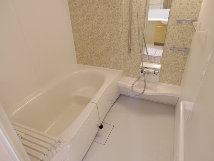 メテオール・スクエアの浴室|1坪タイプユニットバス（追焚給湯器・暖房機能付き浴室乾燥機付き）