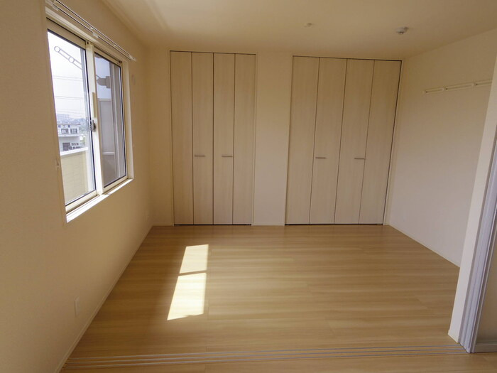 メテオール・スクエアの寝室|洋室（ハングバー付）