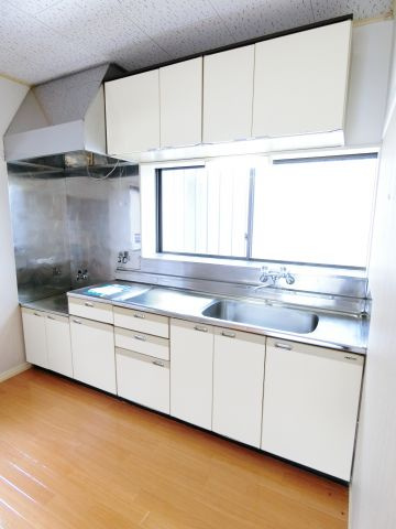 松本貸家4号棟のキッチン