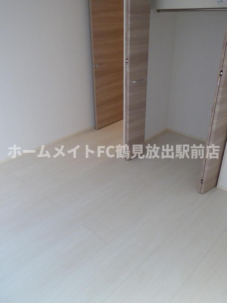 大阪市城東区鴫野東２丁目のハイツの洋室