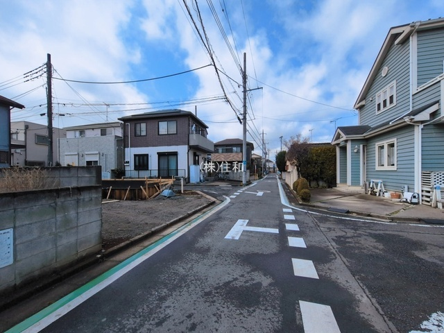 ふじみ野市桜ケ丘３丁目の新築一戸建の前面道路含む現地写真