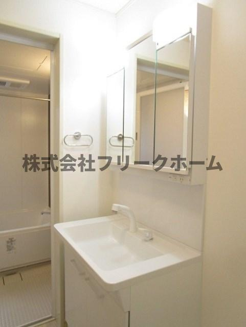 三鷹市井の頭５丁目のアパートの洗面所