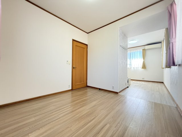 本巣市文殊（本巣駅）2階建　3SLDKの洋室|2階洋室