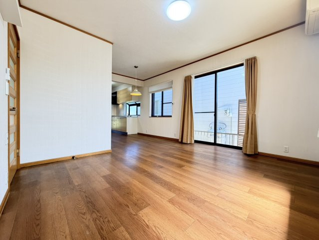 本巣市文殊（本巣駅）2階建　3SLDKの居間・リビング