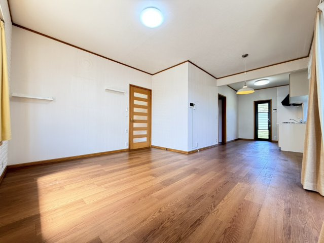 本巣市文殊（本巣駅）2階建　3SLDKの居間・リビング