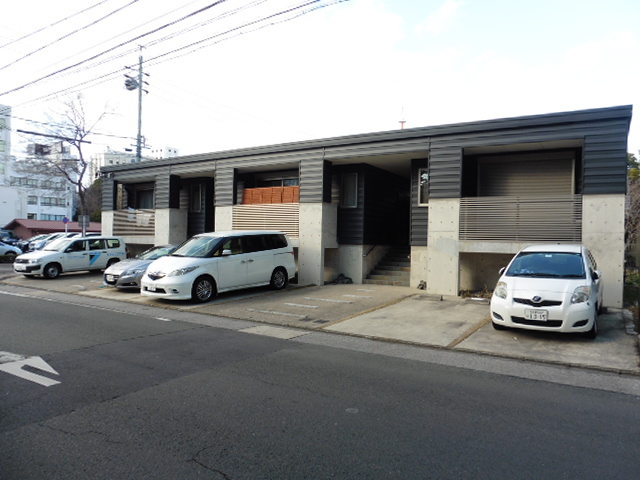 サンガーデン主税町の外観
