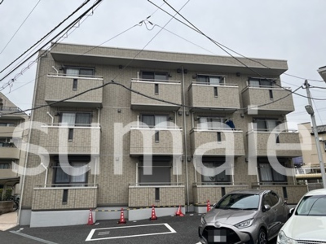 サンベルテ菅沼Ⅰの外観|３階建てのアパートです。