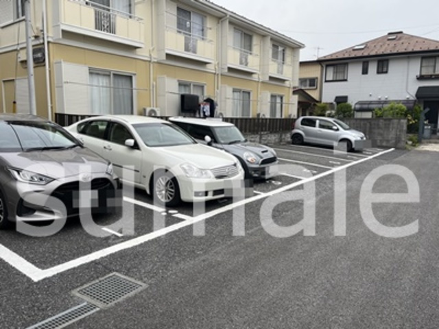 サンベルテ菅沼Ⅰの駐車場|敷地内駐車場。