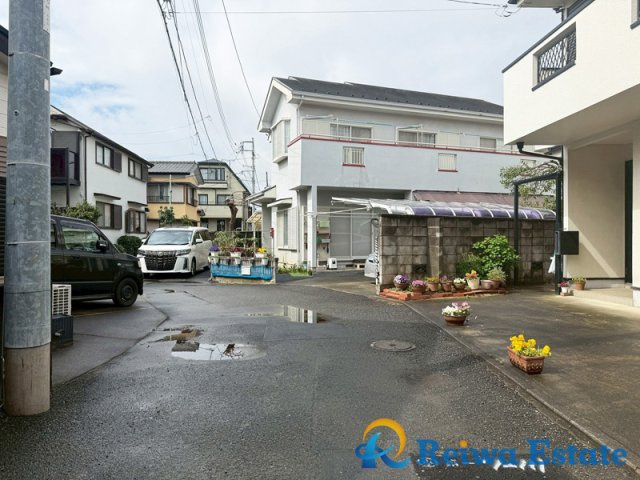 売地　茅ヶ崎市赤松町の前面道路含む現地写真