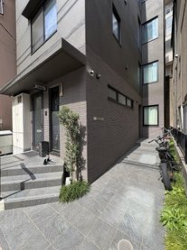 Seasons Residence四谷三丁目のエントランス