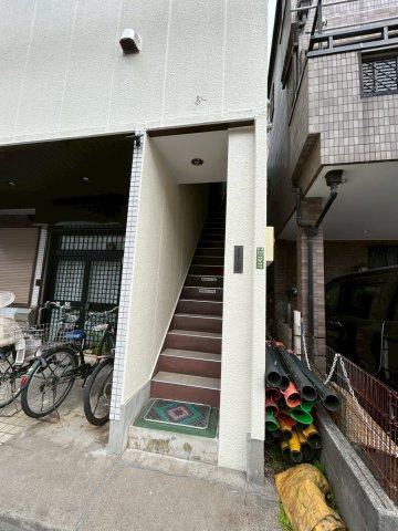 サンステージ岡田のエントランス