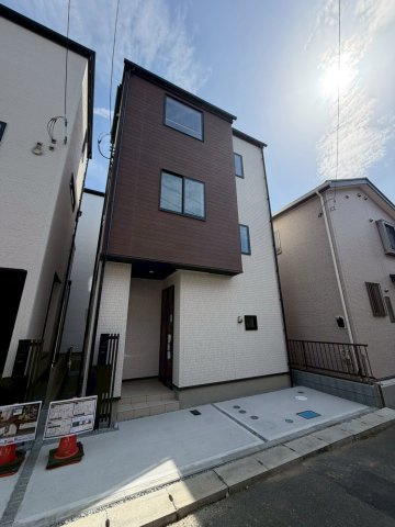 【２号棟】越谷市南越谷新築戸建ての外観|2階リビングで陽当たり確保♪