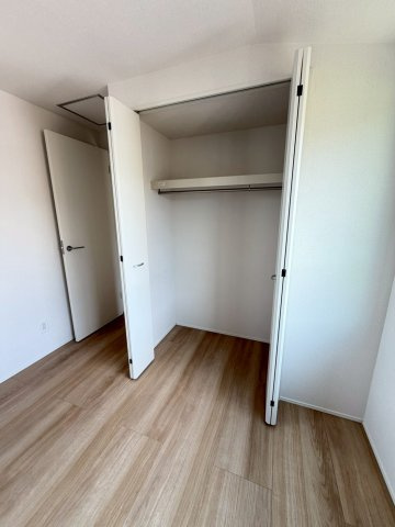 【２号棟】越谷市南越谷新築戸建ての収納