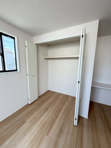 【２号棟】越谷市南越谷新築戸建ての収納