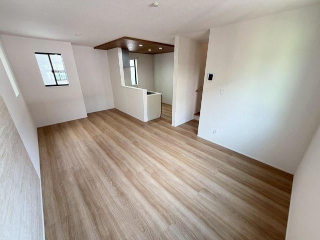 【２号棟】越谷市南越谷新築戸建ての居間・リビング