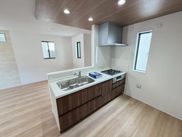 【２号棟】越谷市南越谷新築戸建てのキッチン