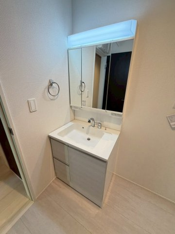 【３号棟】越谷市南越谷新築戸建ての独立洗面台