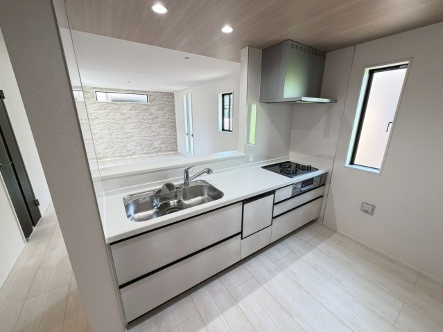 【３号棟】越谷市南越谷新築戸建てのキッチン