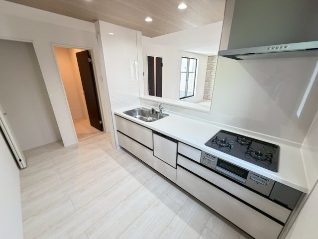 【３号棟】越谷市南越谷新築戸建てのキッチン