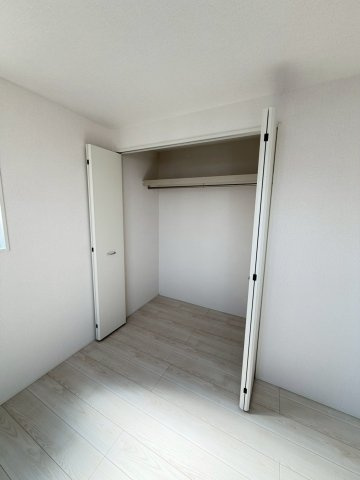 【３号棟】越谷市南越谷新築戸建ての収納