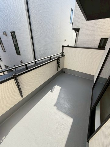 【３号棟】越谷市南越谷新築戸建てのバルコニー